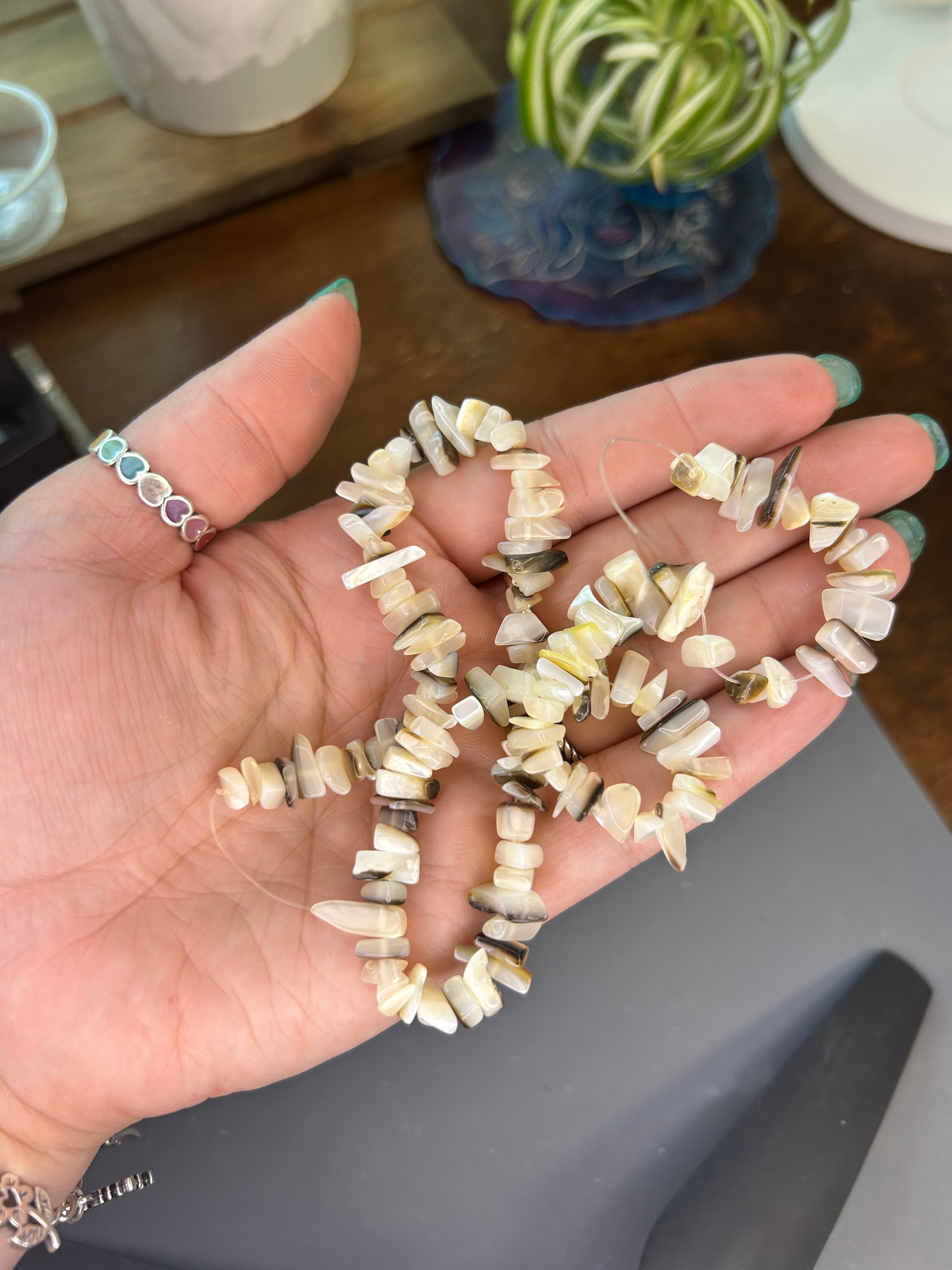 Mother of pearl chip beads