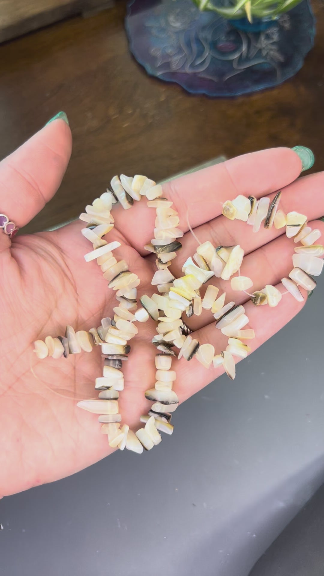 Mother of pearl chip beads